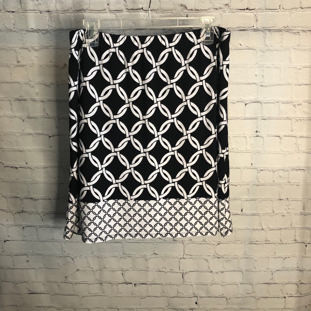Susan graver black & white skirt medium